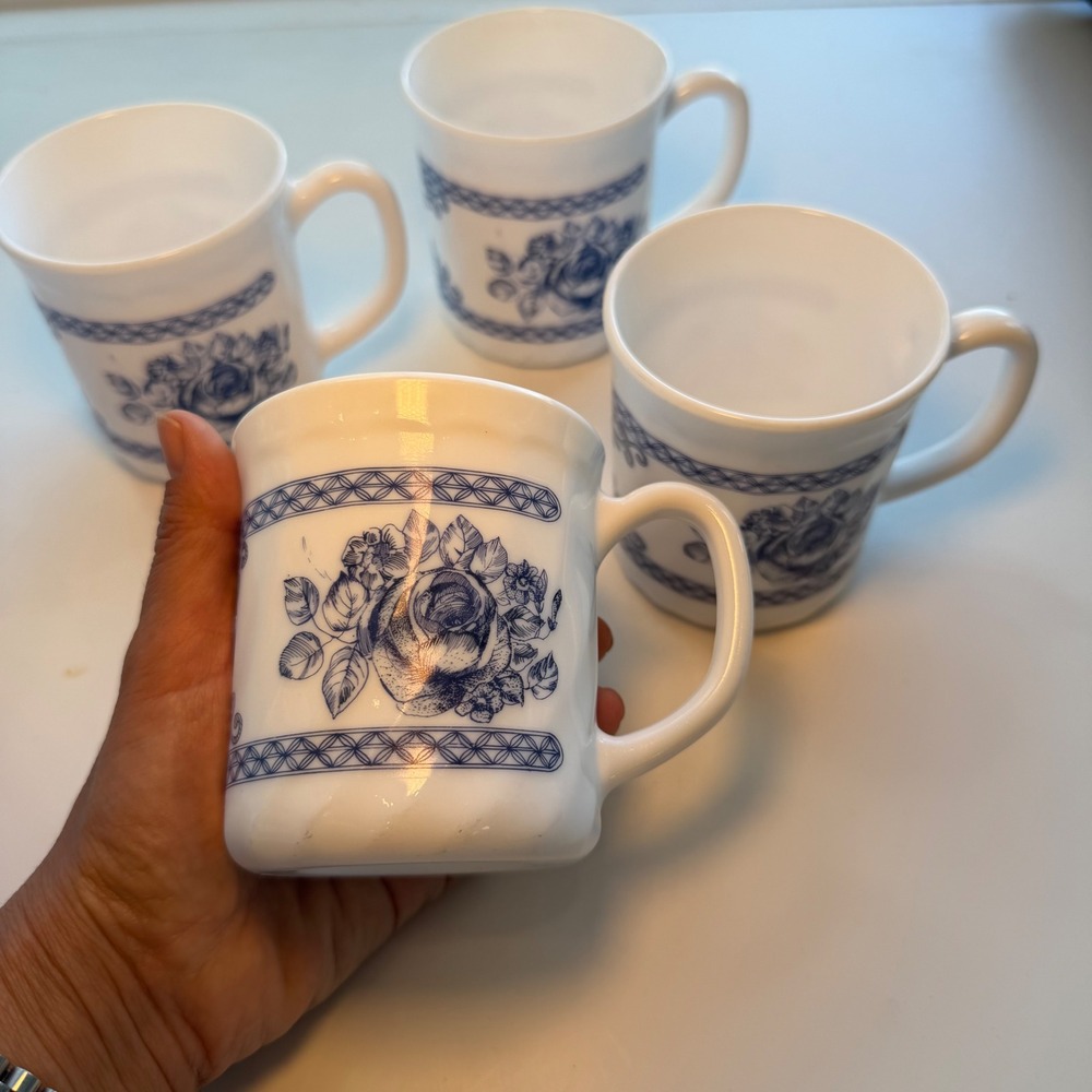 Arcopal France Blue Rose Milk Glass Coffee Mugs Set of 4 Vintage White Floral